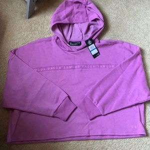 Under Armour cropped sweatshirt Size XL new with tags